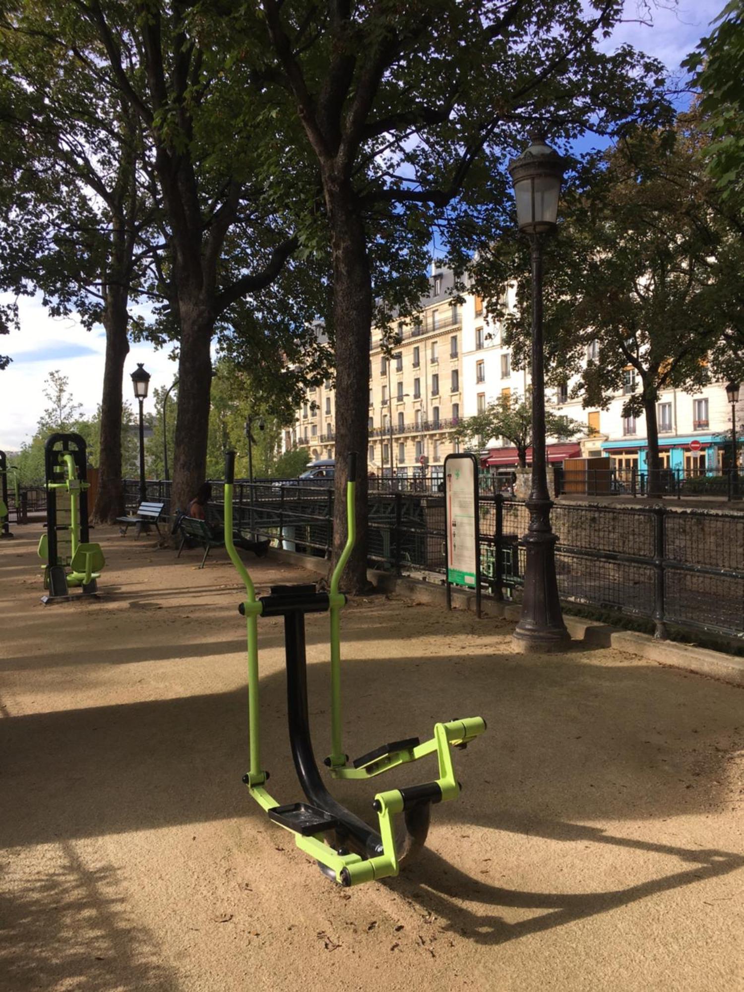 Paris, Au Bord Du Canal Saint Martin Экстерьер фото